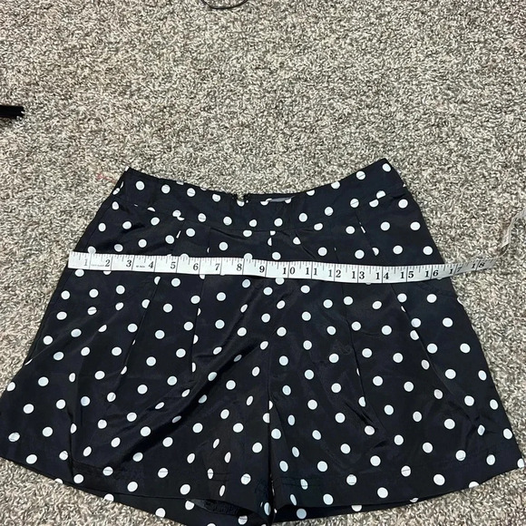 XXI FOREVER 21 BLACK & WHITE POLKA DOT SHORTS PLEATED WAIST POCKETS SIZE XSMALL - Picture 8 of 11